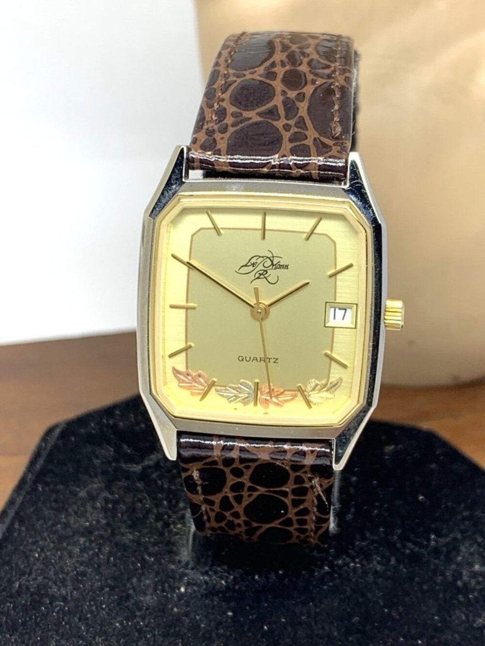 Le Mann Women's Watch Quartz Black Hills Gold Accent Brown Leather Tank 28mm